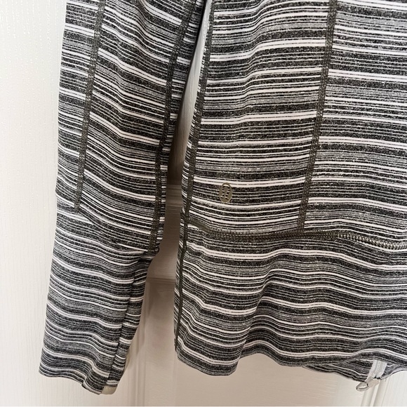 Lululemon Woman White Gray Striped Zipper Up Jacket Size 4 - Picture 11 of 16